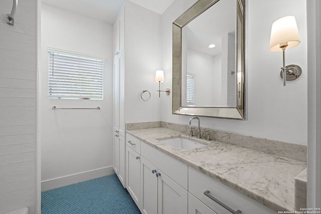 730 Elizabeth, San Antonio, TX 78209