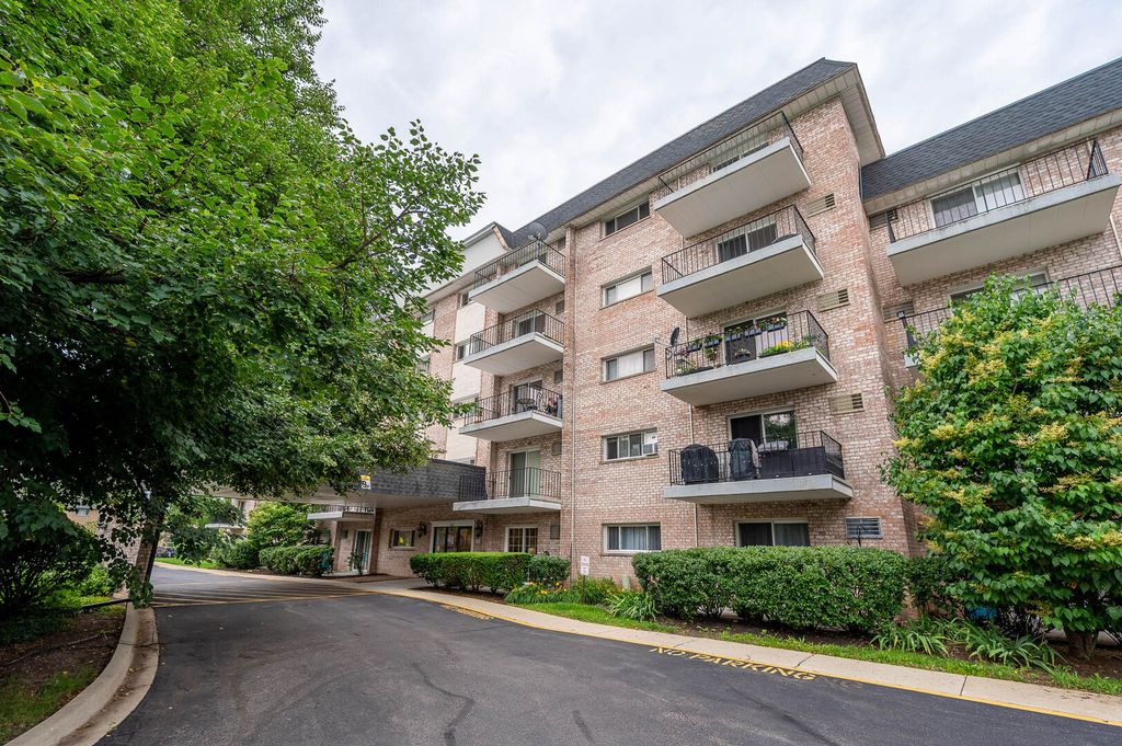 1000 S Lorraine Road 411, Wheaton, IL 60189
