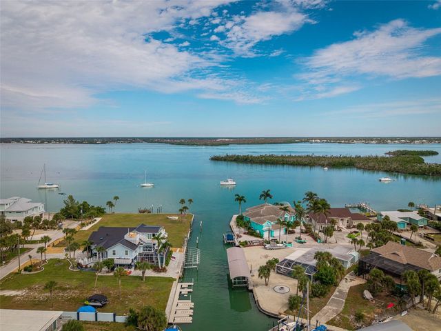 210 TOURNAMENT ROAD, Rotonda West, FL 33947