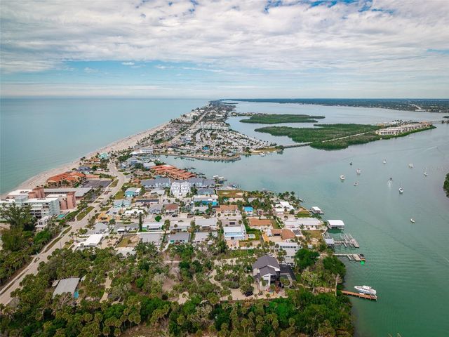 210 TOURNAMENT ROAD, Rotonda West, FL 33947