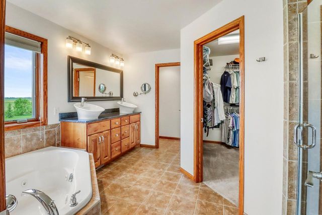 3969 85th Avenue N, Moorhead, MN 56560