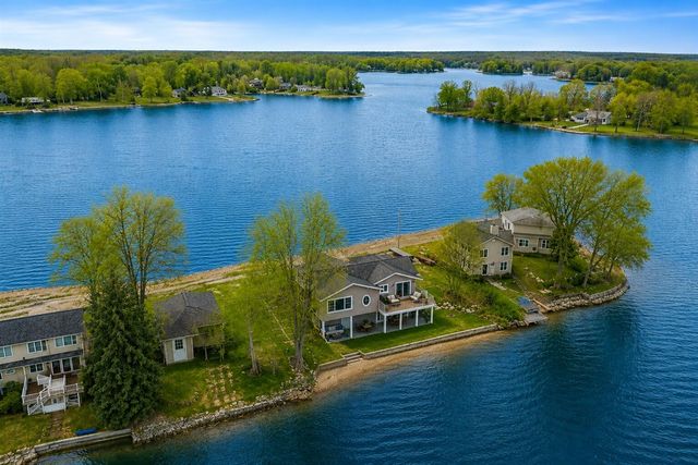 7896 Bay Meadow, Canadian Lakes, MI 49346