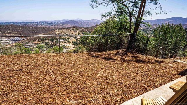 3041 Millar Ranch Rd, Spring Valley, CA 91978