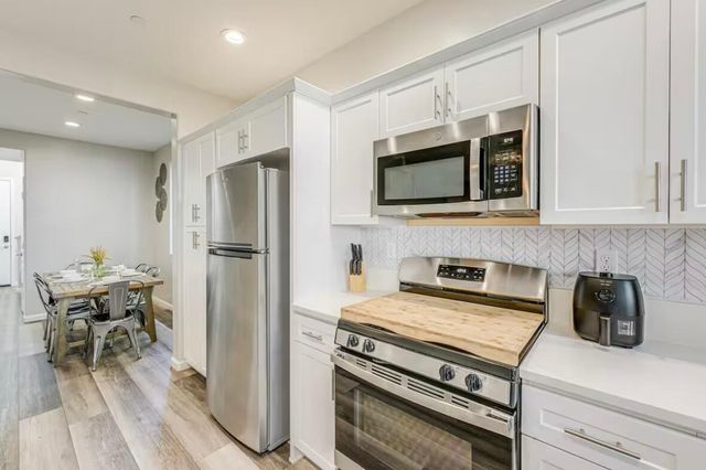 1030 W Prescott Avenue, Visalia, CA 93291