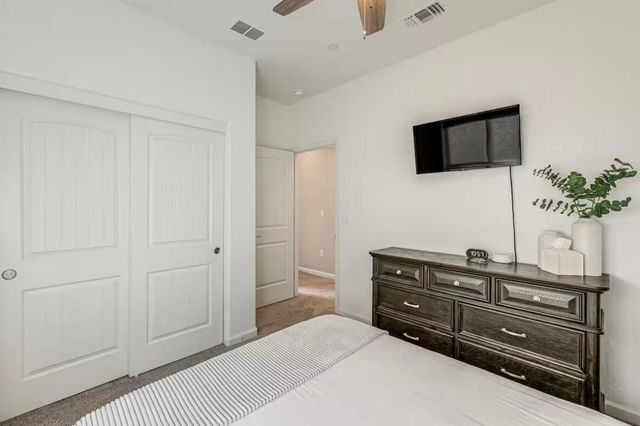 1030 W Prescott Avenue, Visalia, CA 93291