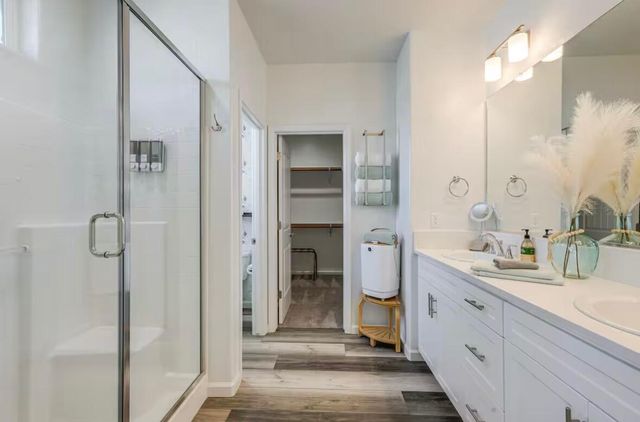 1030 W Prescott Avenue, Visalia, CA 93291