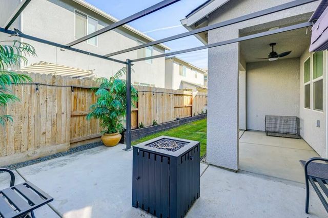 1030 W Prescott Avenue, Visalia, CA 93291