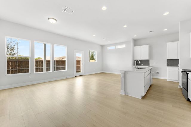 2301 Castillo DR 63, Pflugerville, TX 78664