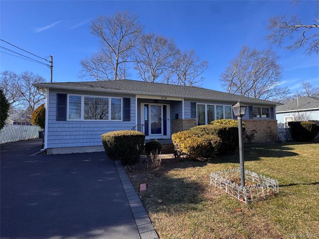 210 Schoenfeld Boulevard, Patchogue, NY 11772
