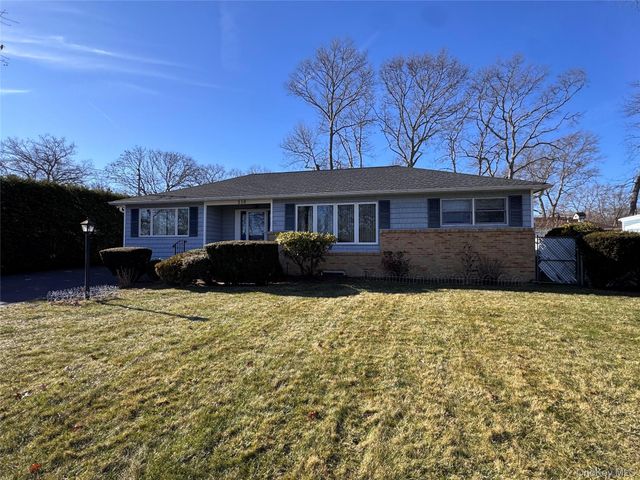 210 Schoenfeld Boulevard, Patchogue, NY 11772