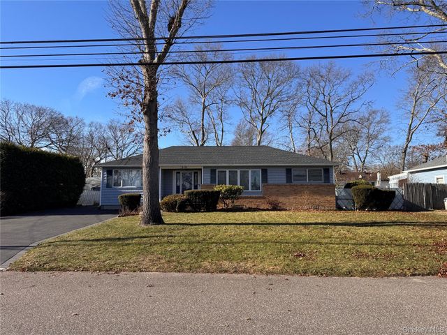 210 Schoenfeld Boulevard, Patchogue, NY 11772