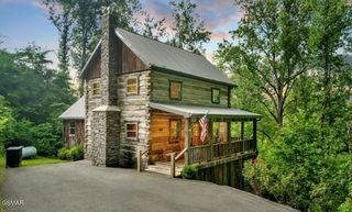 636 Jess Field Road, Gatlinburg, TN 37738