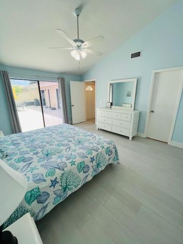 5722 Golden Eagle Circle, Palm Beach Gardens, FL 33418