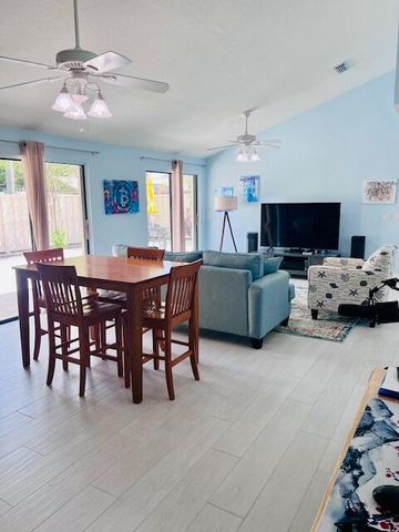 5722 Golden Eagle Circle, Palm Beach Gardens, FL 33418