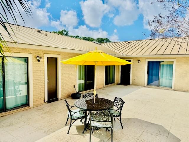 5722 Golden Eagle Circle, Palm Beach Gardens, FL 33418