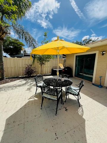 5722 Golden Eagle Circle, Palm Beach Gardens, FL 33418