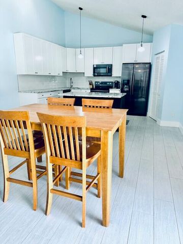 5722 Golden Eagle Circle, Palm Beach Gardens, FL 33418