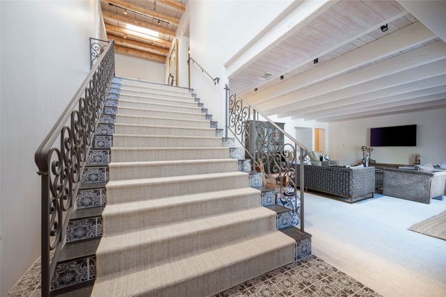 413 Los Arboles Drive, Santa Fe, NM 87501