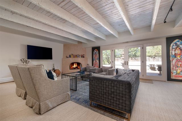 413 Los Arboles Drive, Santa Fe, NM 87501