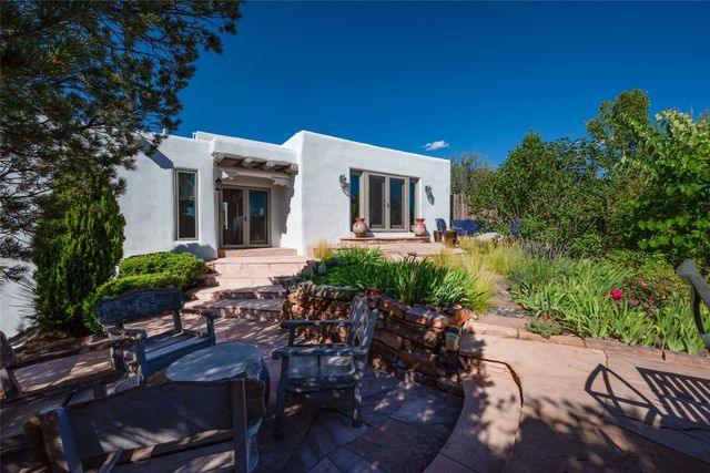 413 Los Arboles Drive, Santa Fe, NM 87501