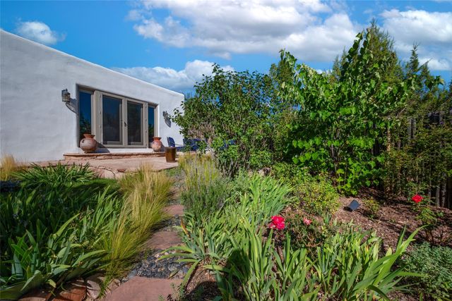 413 Los Arboles Drive, Santa Fe, NM 87501