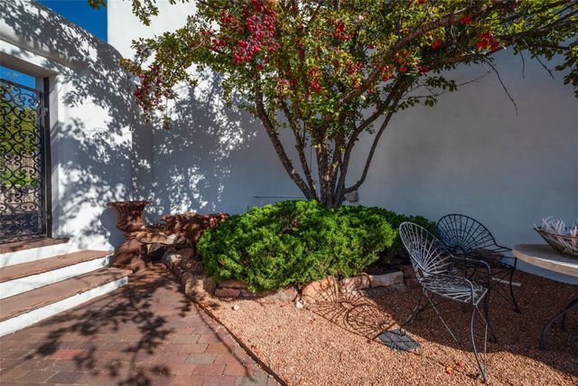 413 Los Arboles Drive, Santa Fe, NM 87501