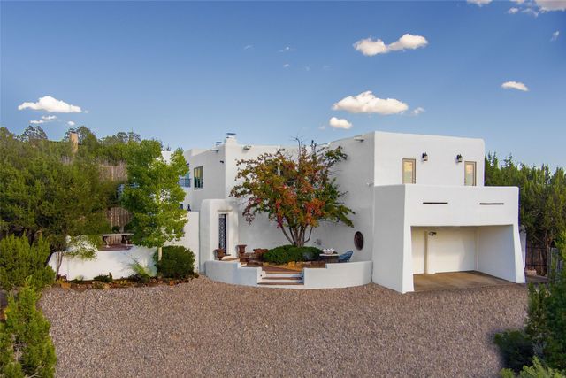 413 Los Arboles Drive, Santa Fe, NM 87501