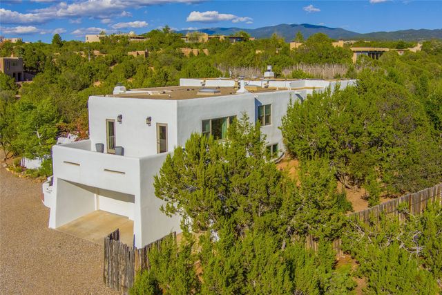 413 Los Arboles Drive, Santa Fe, NM 87501