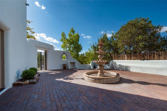 413 Los Arboles Drive, Santa Fe, NM 87501