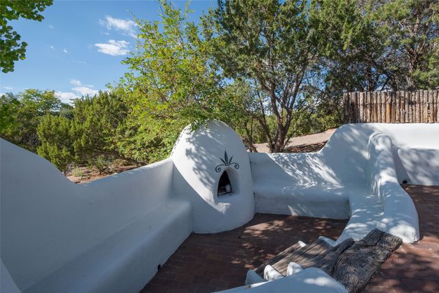 413 Los Arboles Drive, Santa Fe, NM 87501