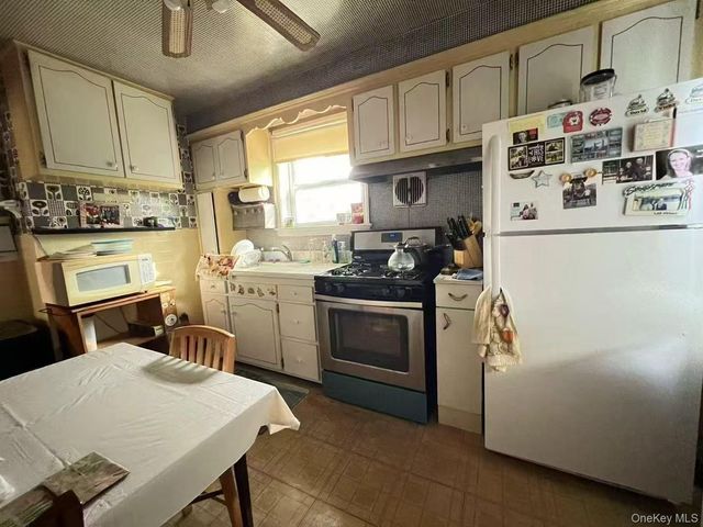 1626 Park Avenue, New Hyde Park, NY 11040