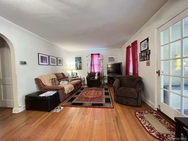 1626 Park Avenue, New Hyde Park, NY 11040