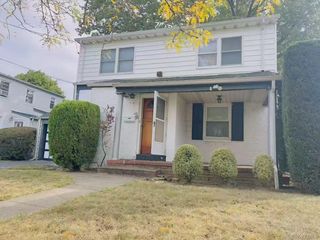 1626 Park Avenue, New Hyde Park, NY 11040