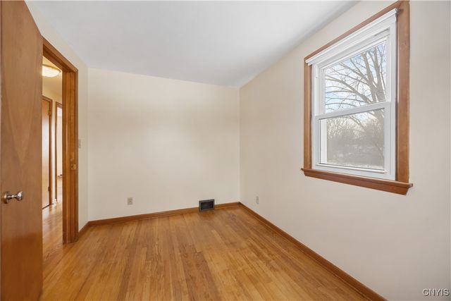 7297 Greenbriar Road, Cicero, NY 13212