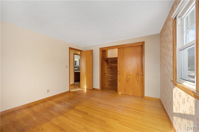 7297 Greenbriar Road, Cicero, NY 13212