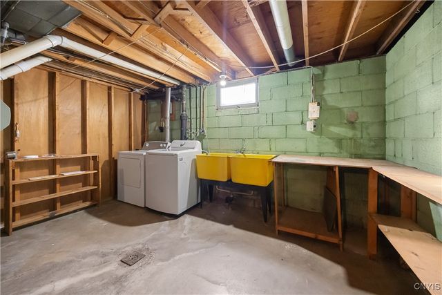 7297 Greenbriar Road, Cicero, NY 13212