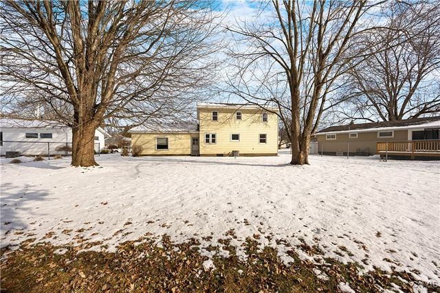 7297 Greenbriar Road, Cicero, NY 13212