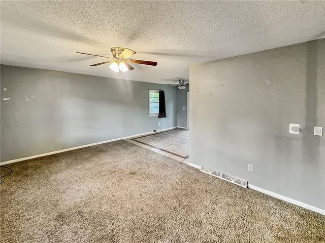 806 S Washington Avenue, Knob Noster, MO 65336