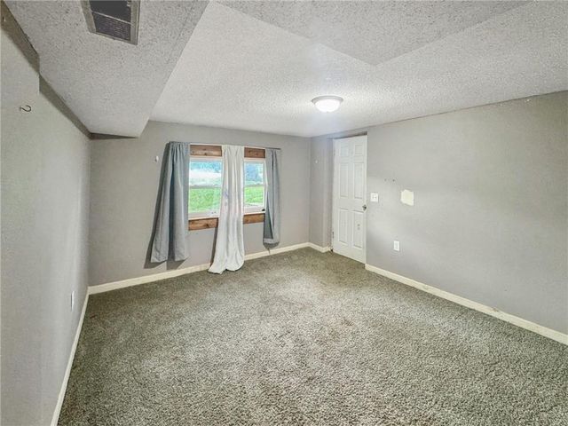 806 S Washington Avenue, Knob Noster, MO 65336