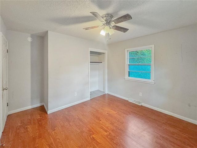 806 S Washington Avenue, Knob Noster, MO 65336