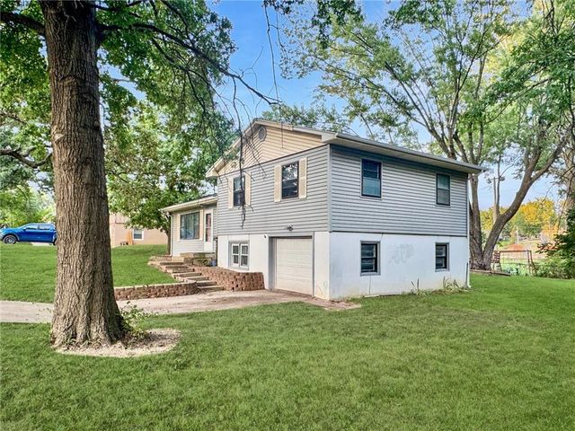 806 S Washington Avenue, Knob Noster, MO 65336