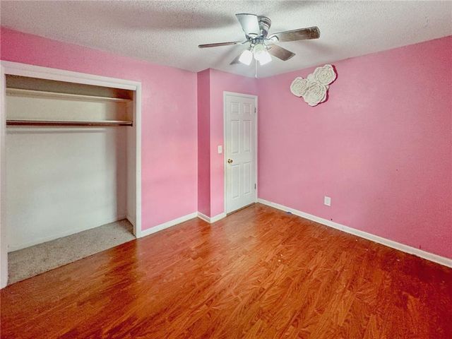 806 S Washington Avenue, Knob Noster, MO 65336