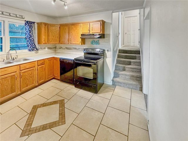 806 S Washington Avenue, Knob Noster, MO 65336