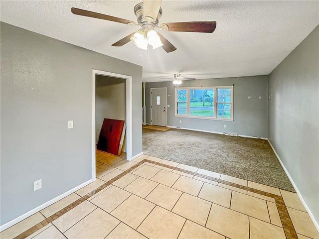 806 S Washington Avenue, Knob Noster, MO 65336