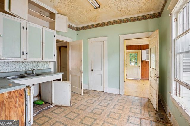 1792 Center Avenue, Atlanta, GA 30344