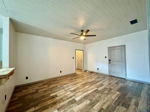 1003 E Leach St., Kilgore, TX 75662