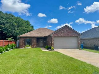 1003 E Leach St., Kilgore, TX 75662