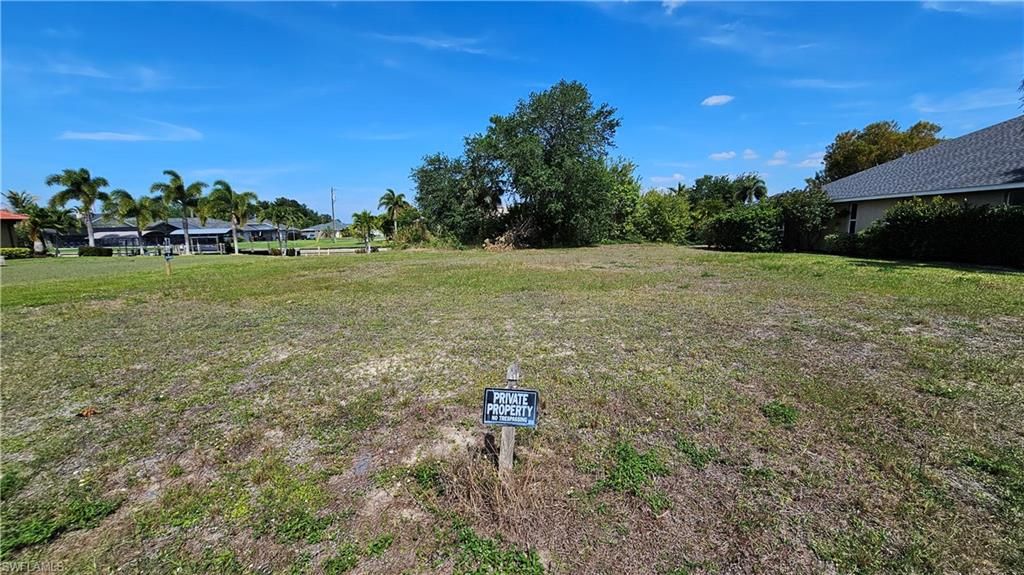 421 SE 10th AVE, CAPE CORAL, FL 33990 — photo 3