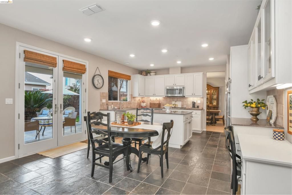 Image 11 of property listing at 738 Campanello Way, Brentwood, CA 94513