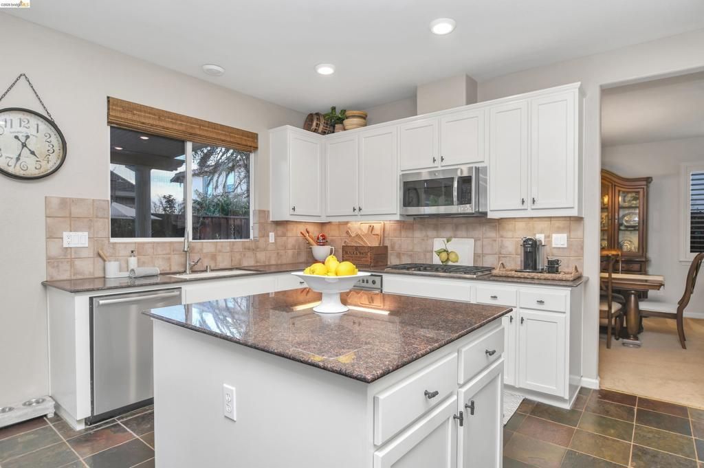 Image 16 of property listing at 738 Campanello Way, Brentwood, CA 94513